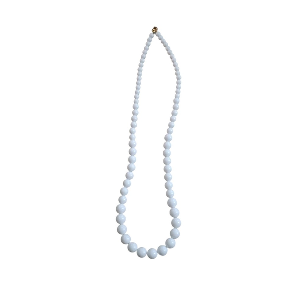 Napier Vintage White Graduated Bead Necklace Gold Tone Fold Over Clasp 30 Inch